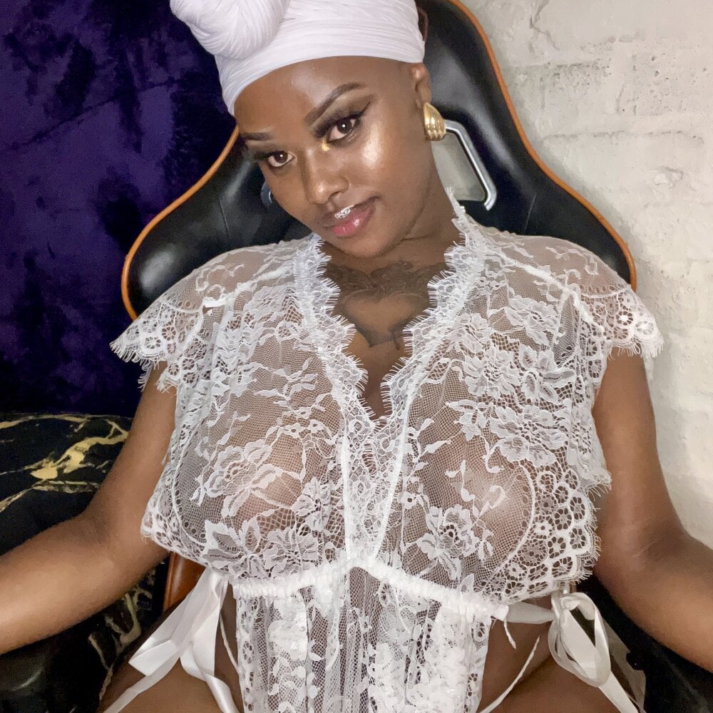 QUEEN_NOBUHLE_777 profile