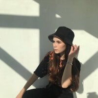 Stephanie_Jacks0n's Offline Chat Room