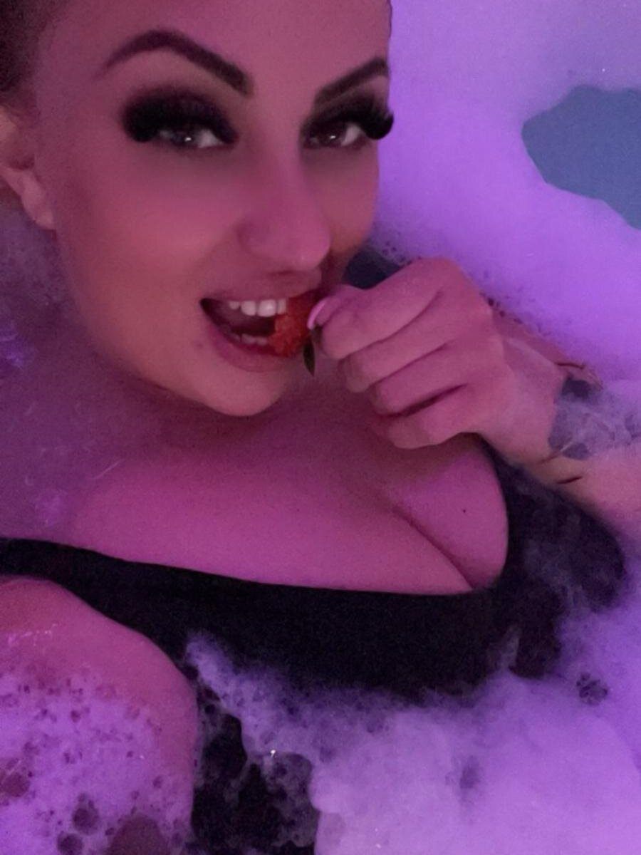 zabawawedwoje's Offline XXX Chat