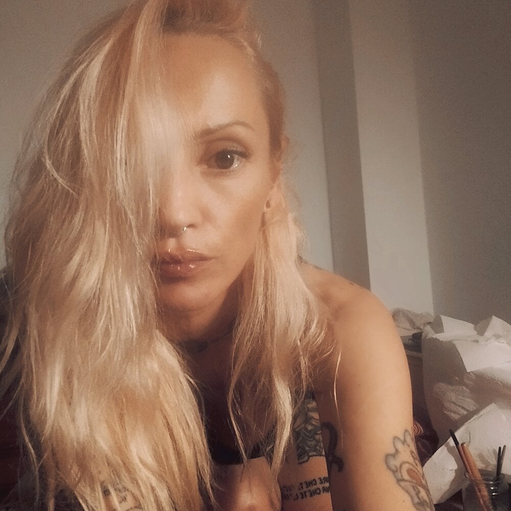 malessia12 from stripchat