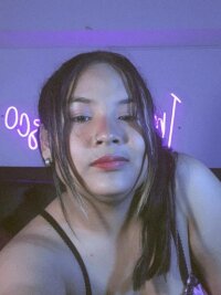 xxXWhinnerPrincssXxx's Offline XXX Chat