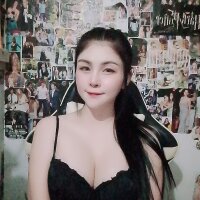 KorKaew Adlı Modelin Çevrimdışı Sohbet Odası