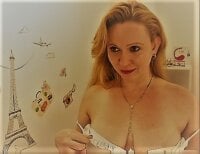 _FallenAngel_Hot's Offline Chat Room
