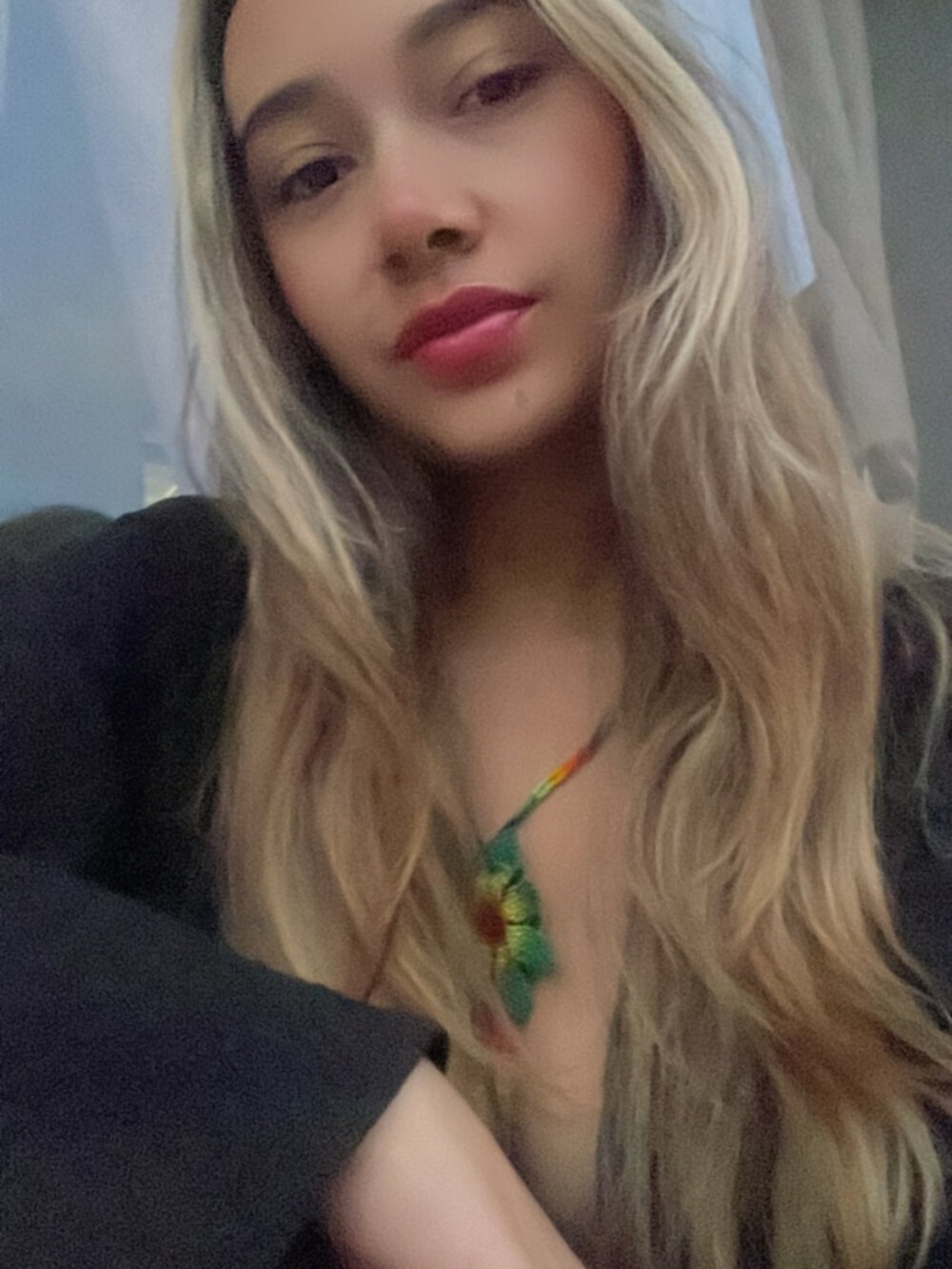 dulcepurnimaqos' Live XXX Chat