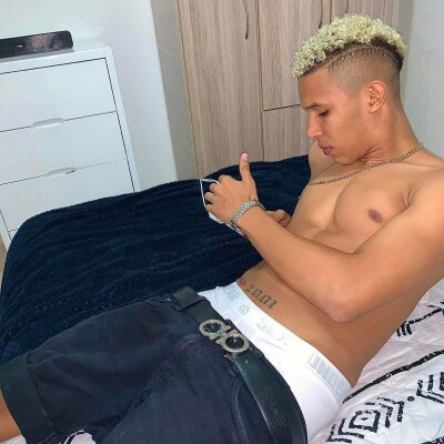 Taylor_00 - Stripchat Boy 