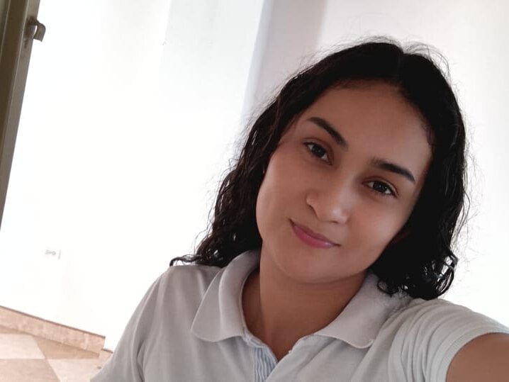 amateursex-livecam.com lucia18love18 livesex profile in places-where-im-happy cams