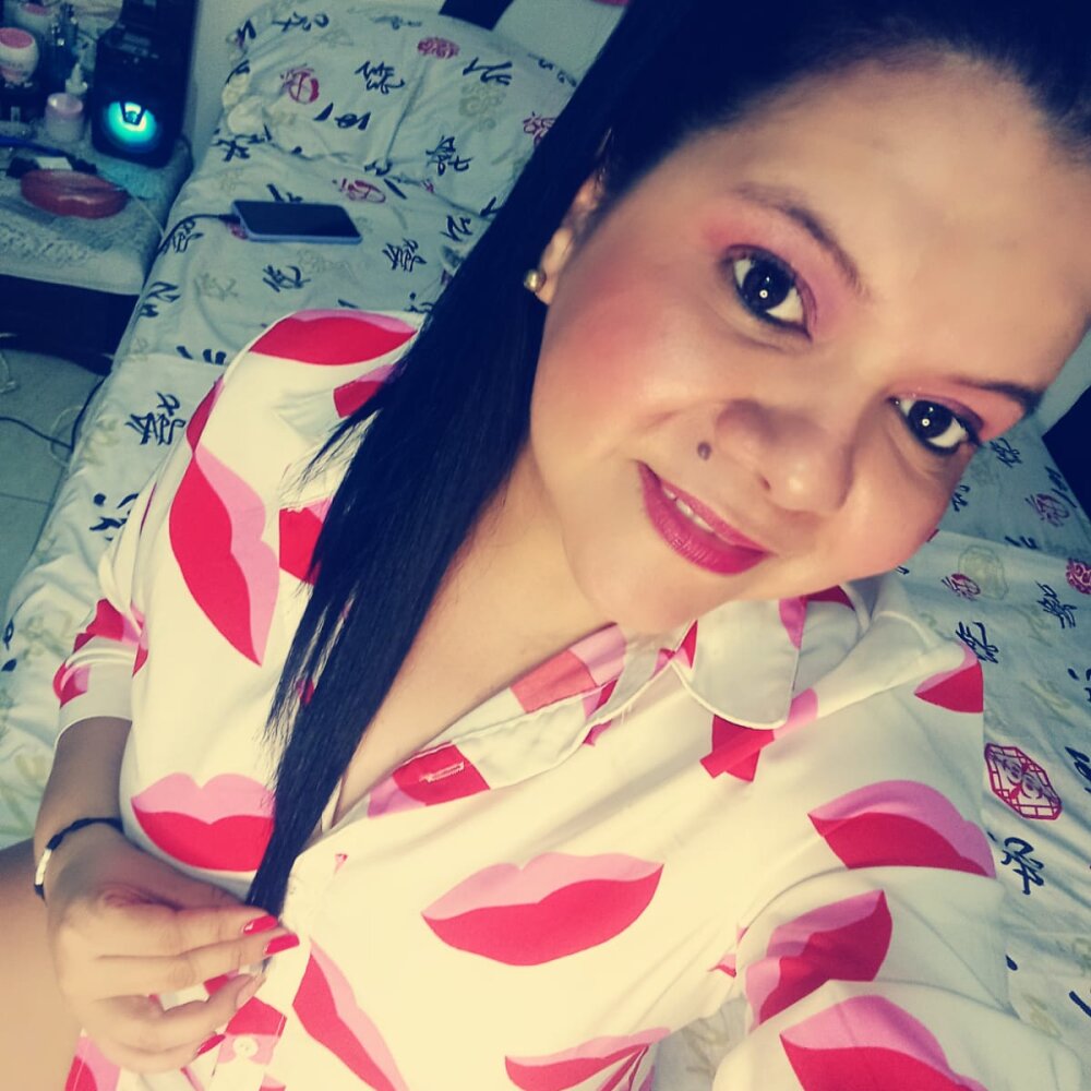 Live sex webcam photo for Alejita05 #289526992