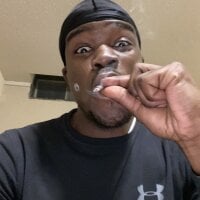 stripmedown23's Offline Chat Room
