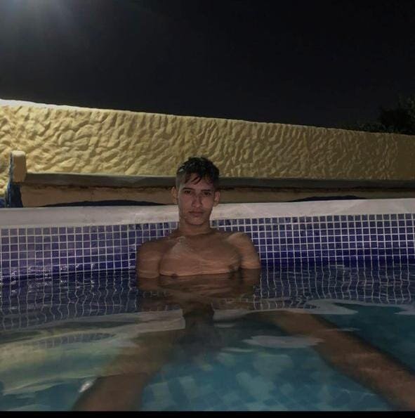 Boy_Slim18