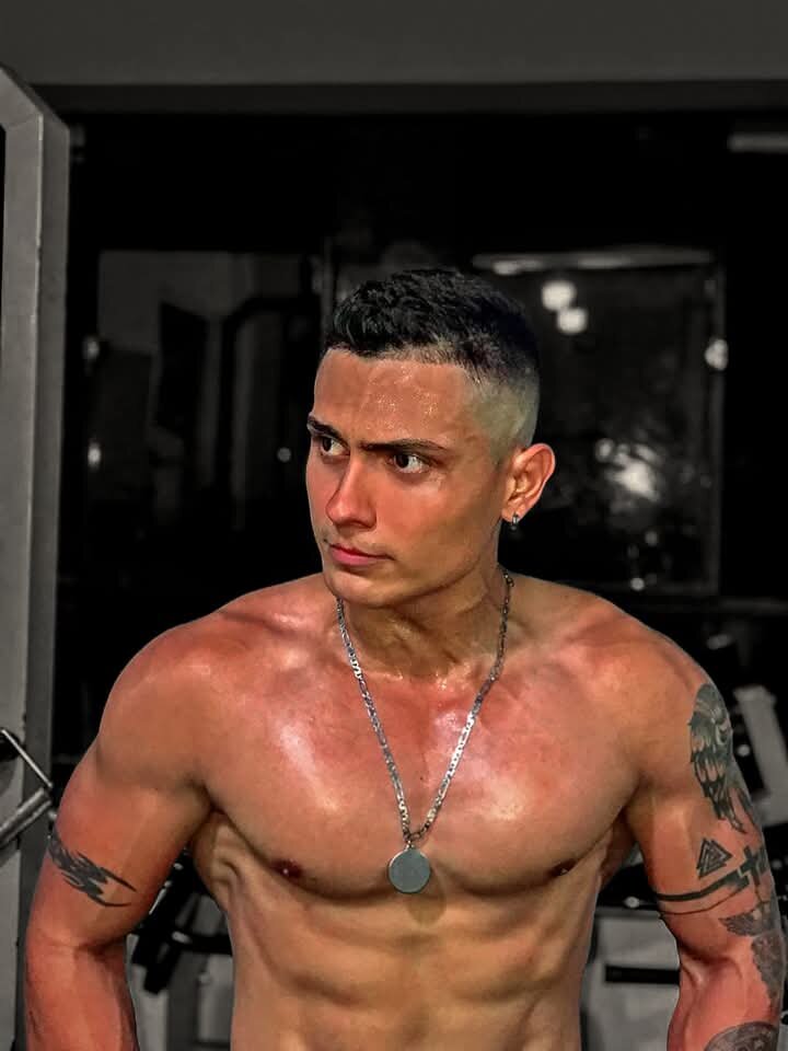 Latino9882