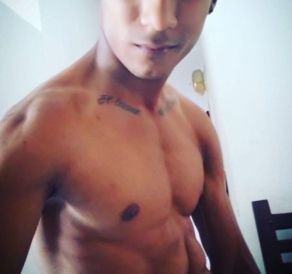 LOVE_SLUT666 profile
