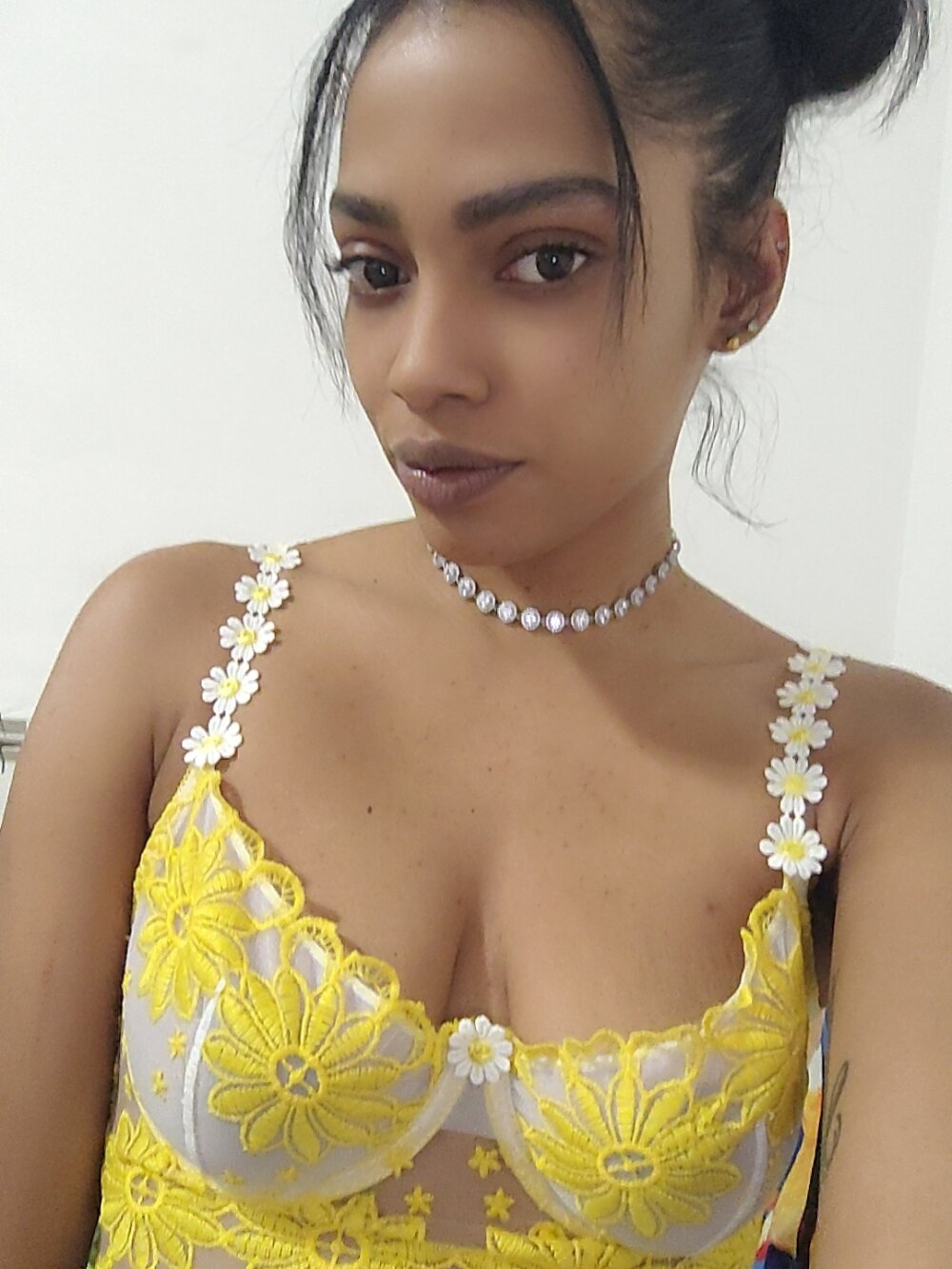 cheapadultsexcams.com chanell95 livesex profile in bisexual cams