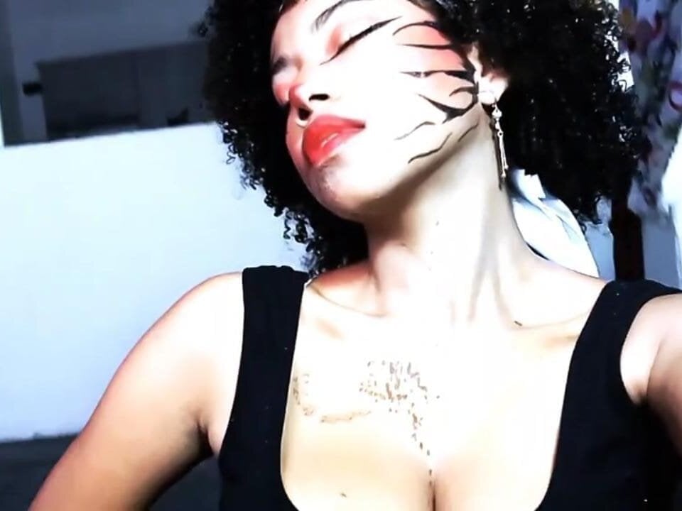 charlotte_bronte's Offline XXX Chat