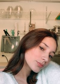 bunnygirllikestoplay's Offline Chat Room