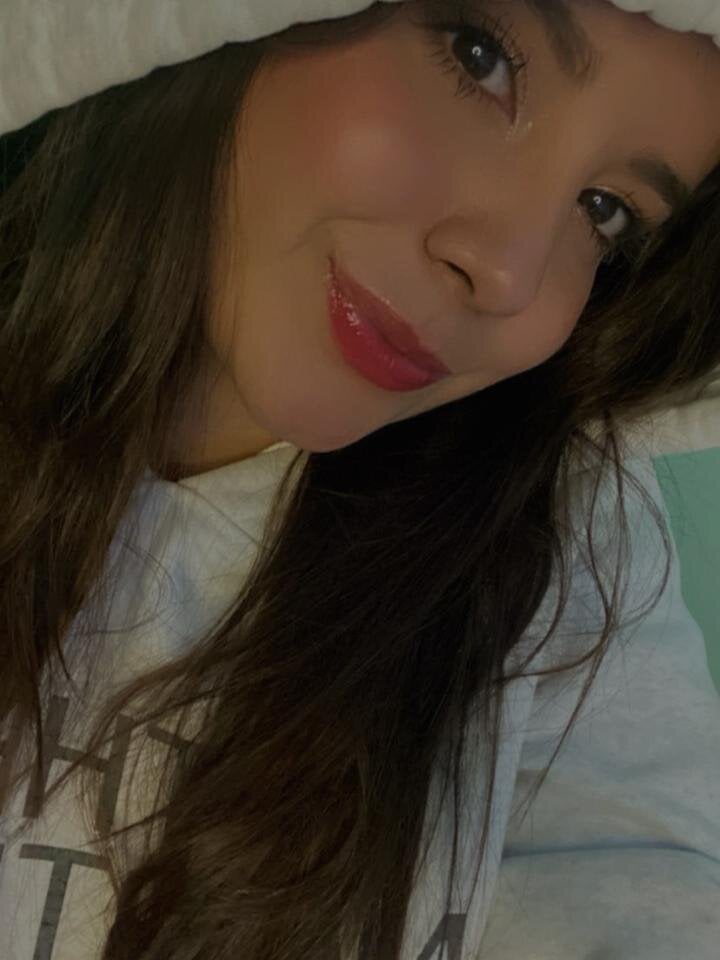 yuliana_4715 from stripchat