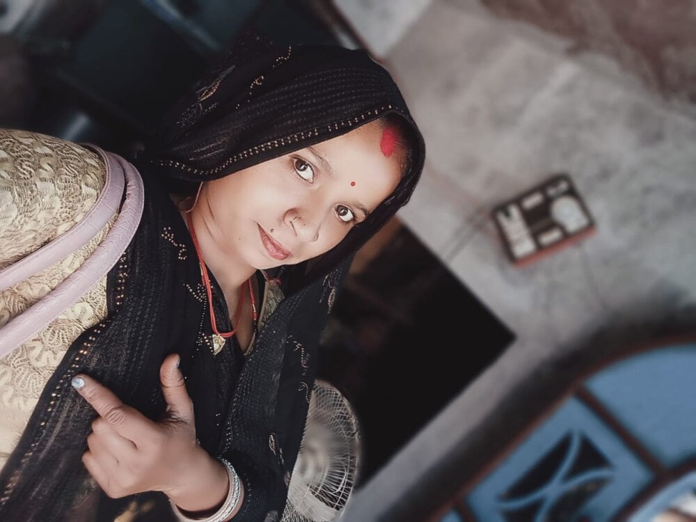 hot_sundri37 webcam profile - Chinese