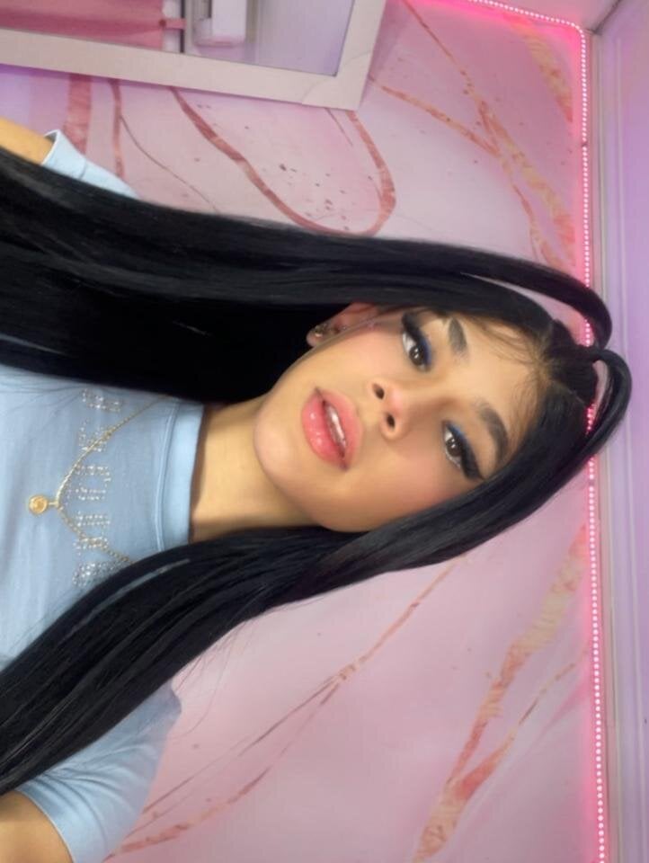 Chloebigcockxx