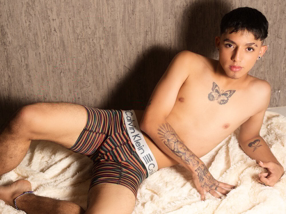 LeoHard__ Adlı Modelin Canlı XXX Sohbeti