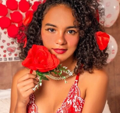 TaylorTinass Female Bigassanal Free Webcam Striptease