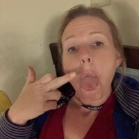 Chat +18 de RagingRebecca ao vivo