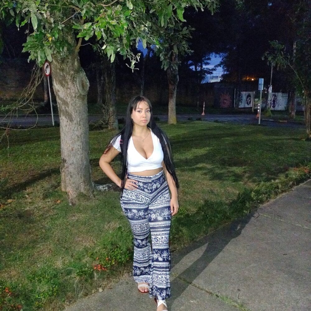 sexlivecamsites.com orihime_bunny livesex profile in all-around-the-world cams