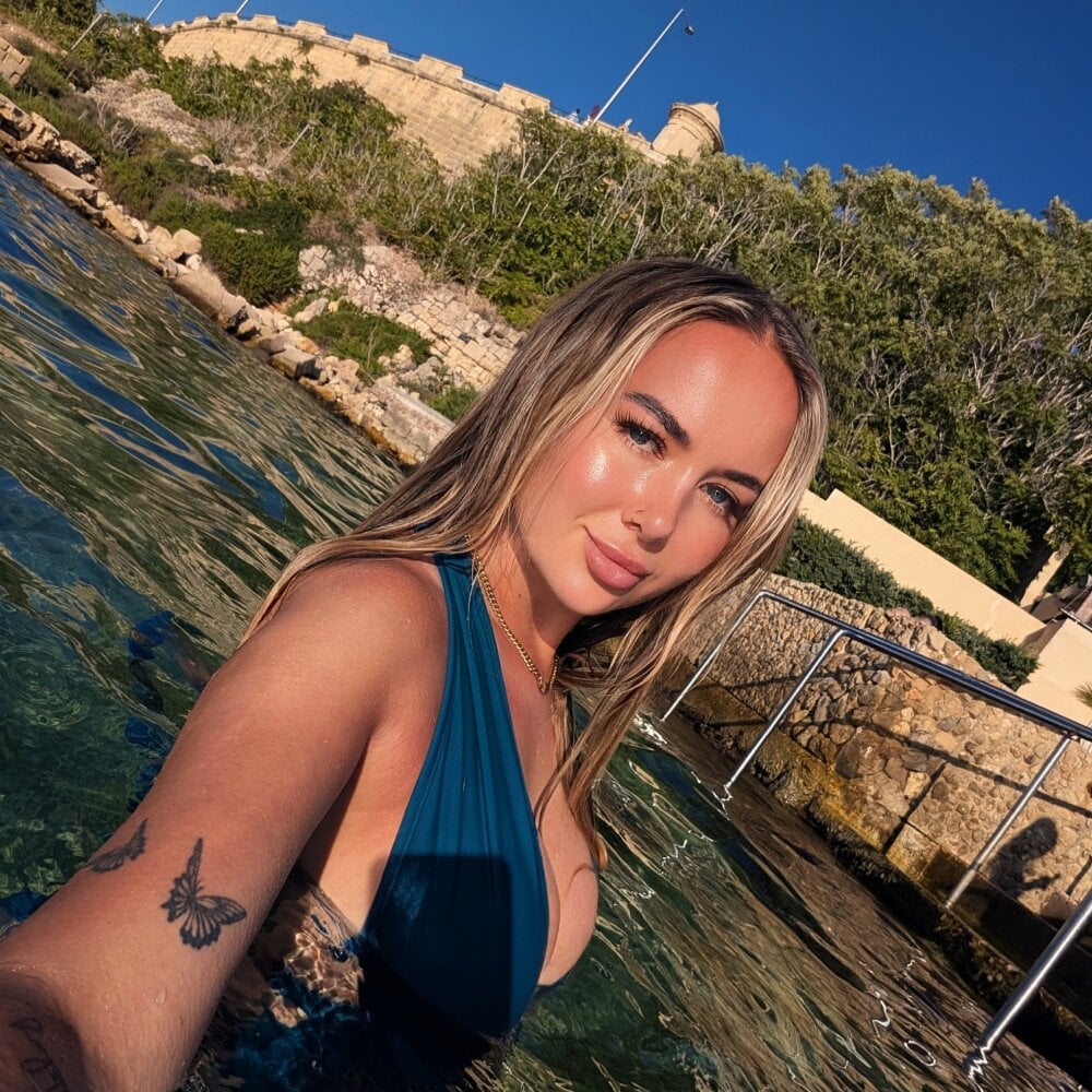 DiorDolly profile
