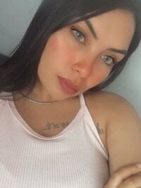 Melody_starxxx's Offline Chat Room