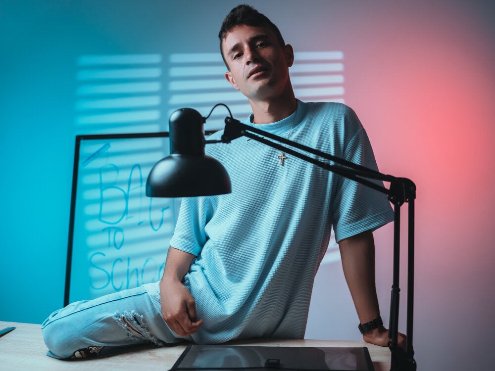 ViktorHolmes profile