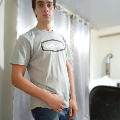 Emanuel_W Live Cam on StripChat