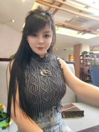 QINQINBB-2025's webcam live show