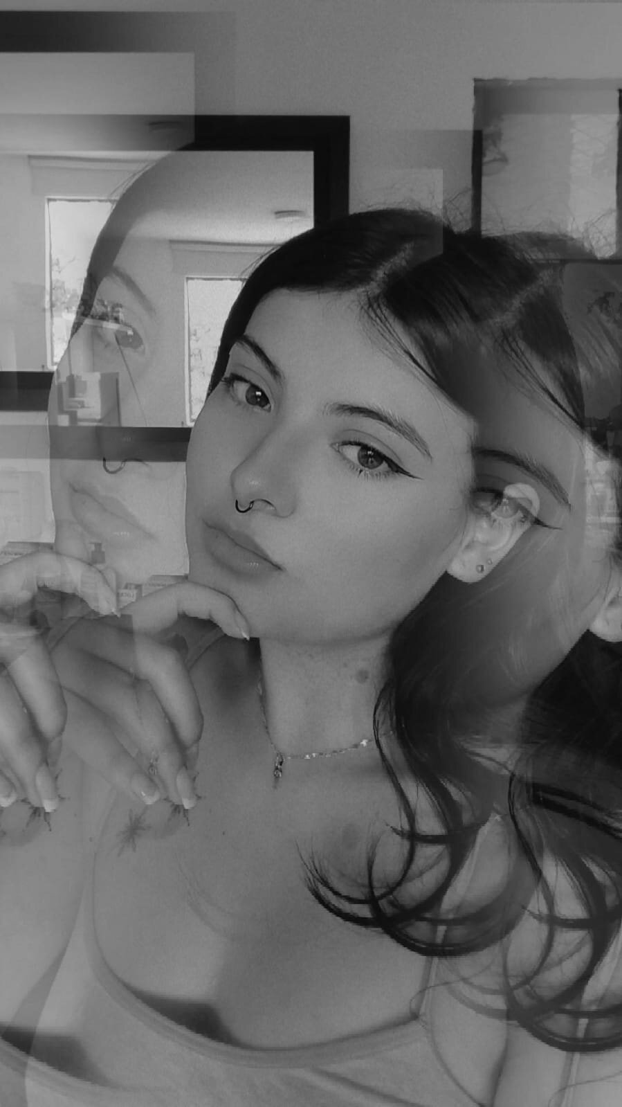 Mia_velett