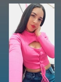 Sandraa_Arango_'s Offline Chat Room