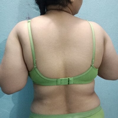 isikathakur from stripchat