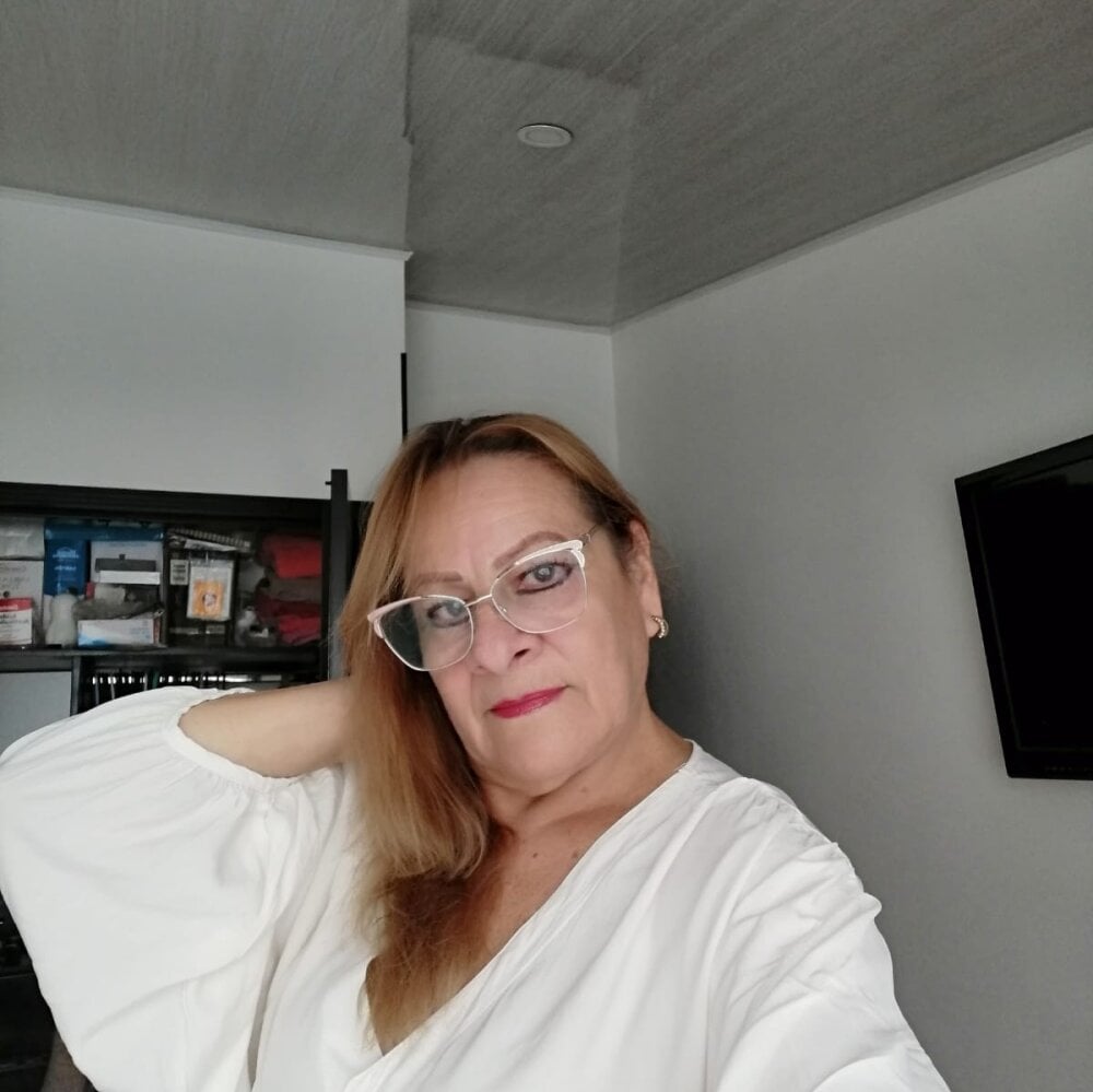 hotnana4u from stripchat