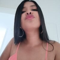 PielMorenaxxx@xh's Offline Chat Room