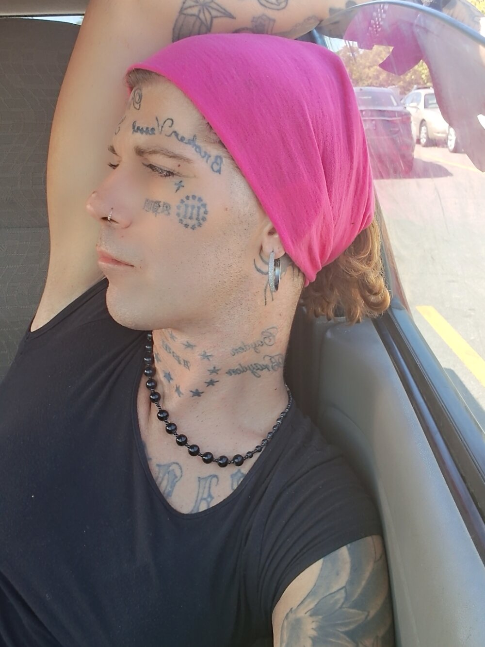 AmerikanDadd317's Offline XXX Chat