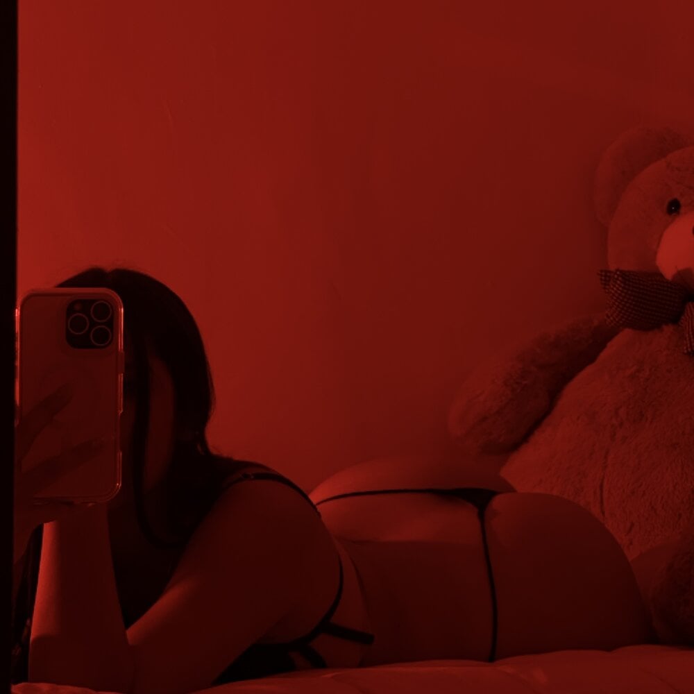 isabella_rojass__ live cam model at StripChat