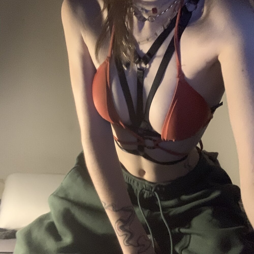 lyafoot's Offline XXX Chat