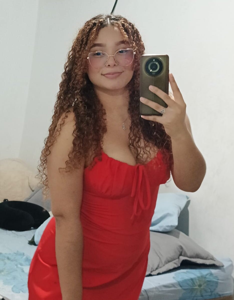sexcams-joy.com paola_sex99 livesex profile in latino cams