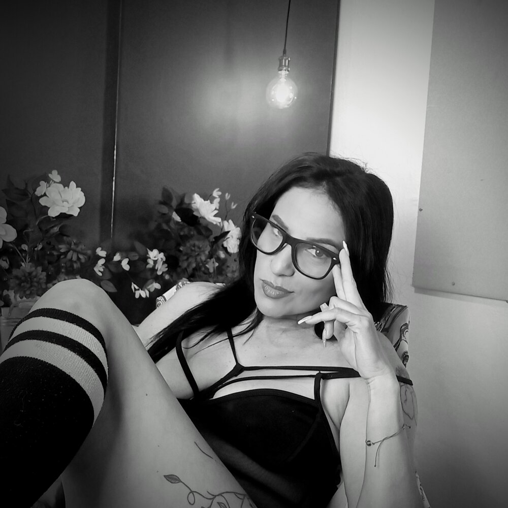 emilia_suaz from stripchat