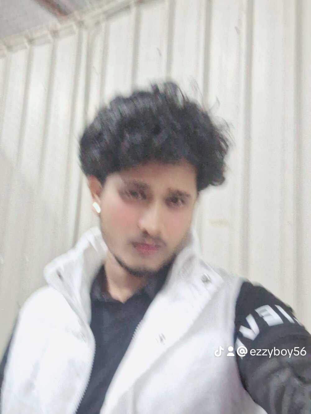 athrav-hot: συνομιλία ΧΧΧ εκτός σύνδεσης