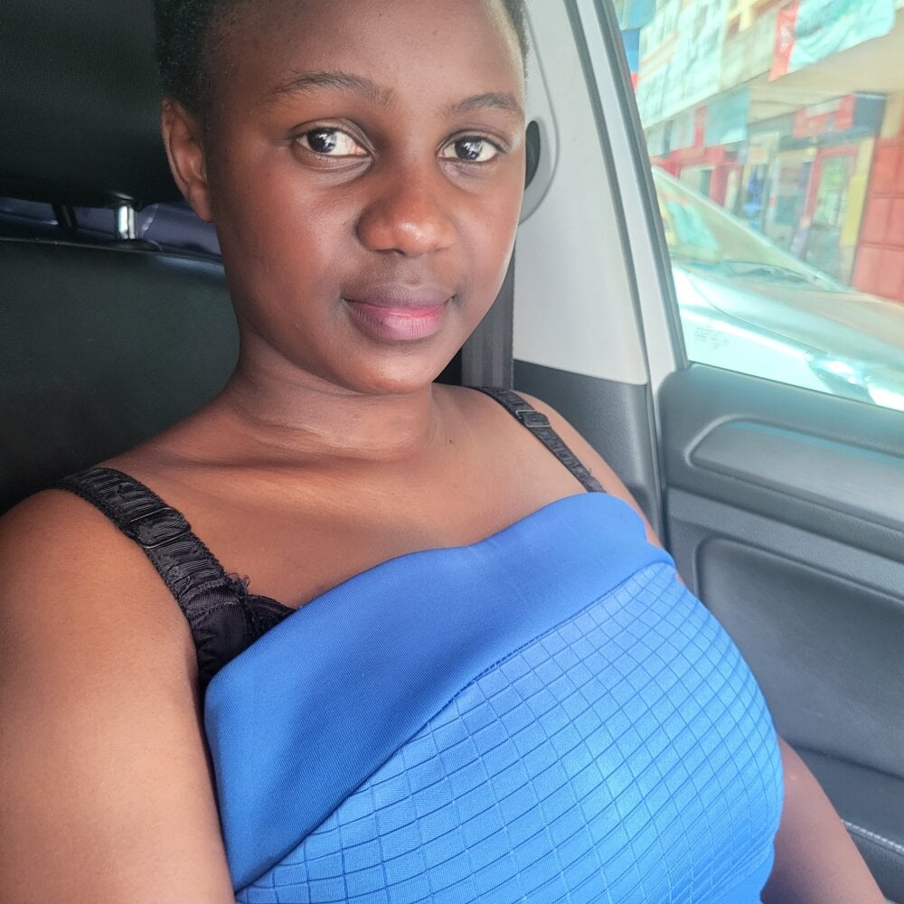 Live sex webcam photo for Sexy_lyon #289932217