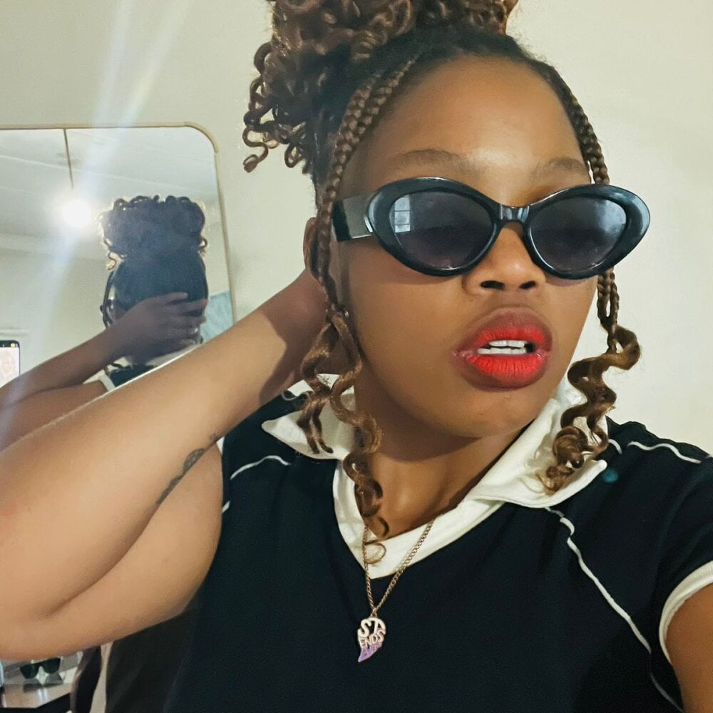 free6cams.com trippingb livesex profile in granny cams