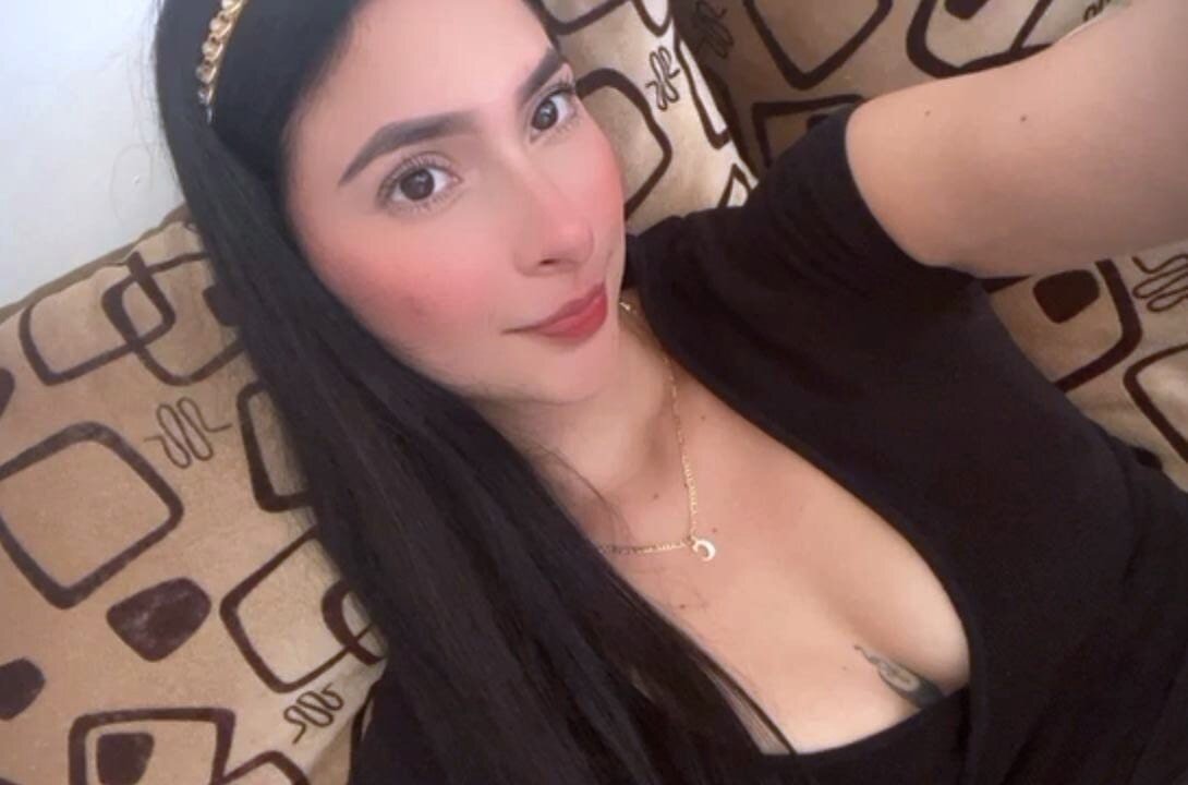 skinny_isabella_