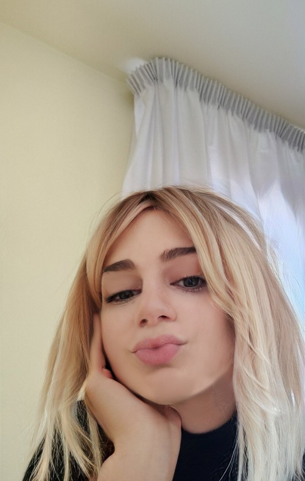 Samantha_sissy_world's Offline Chat Room