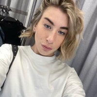 Hailey_xv's Offline Chat Room