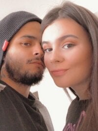 Dreadandbrunette's Offline Chat Room