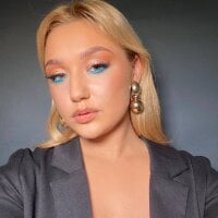 Katy_Blondi's Offline Chat Room