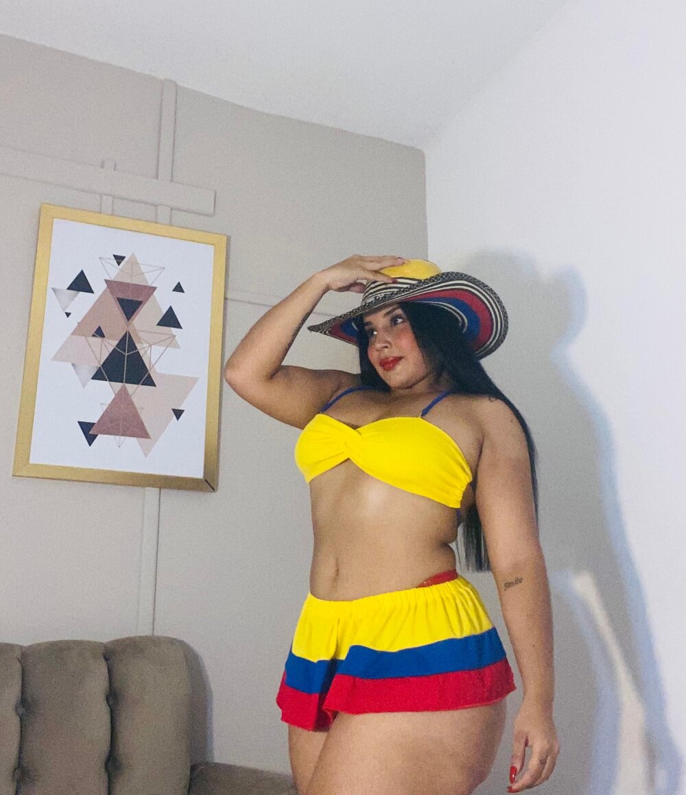 Live sex webcam photo for Violetta_0 #289958753