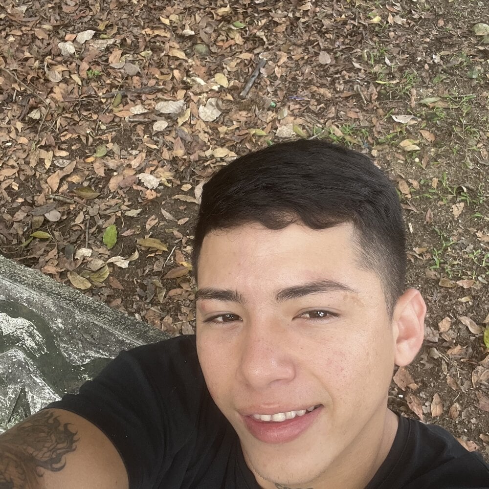 dvdstt's Offline XXX Chat